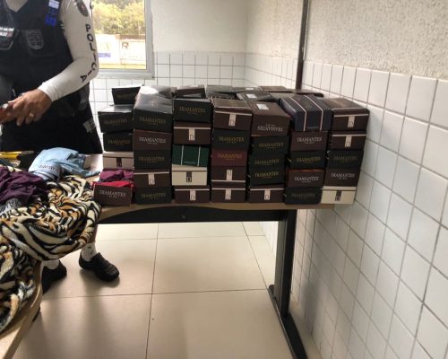 DEU ERRADO: Dupla é presa suspeita de arrombar loja de roupas íntimas no centro da Capital