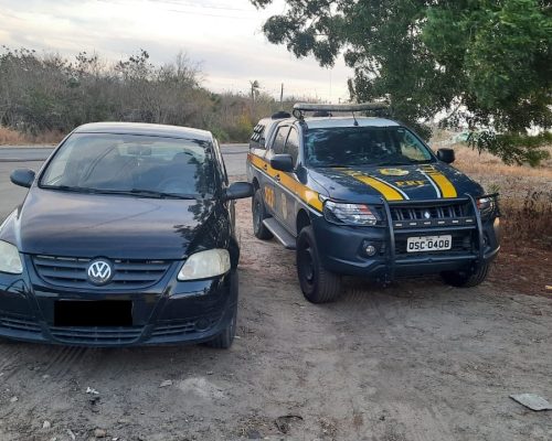 PRF na Paraíba recupera veículo roubado em São Paulo