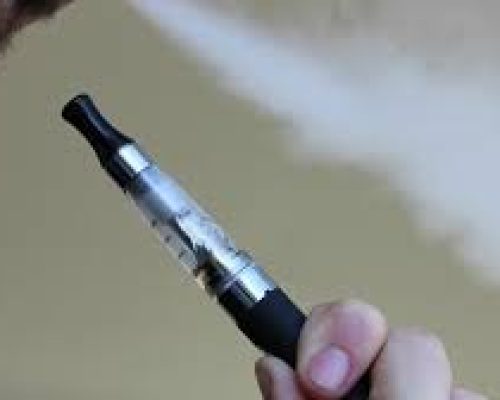 Entidades médicas esperam decisão da Anvisa sobre cigarro eletrônico