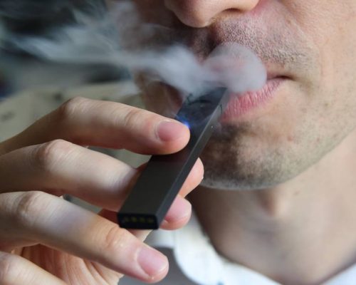 Cigarro eletrônico pode deixar sequelas e consumo coloca em risco a saúde