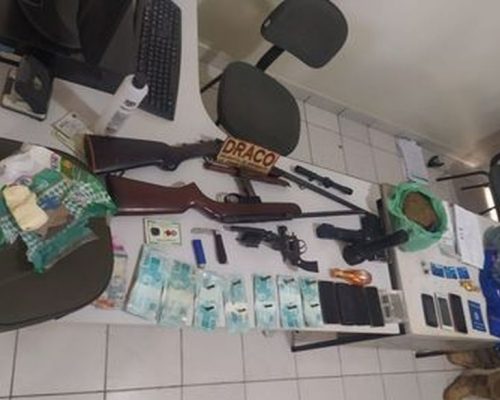 Polícia prende 15 homens suspeitos de praticar crimes de homicídios e tráfico de drogas na Paraíba