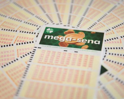 Mega-Sena pode pagar R$ 100 milhões neste sábado; saiba como apostar pela internet