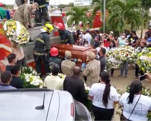 Último Adeus: Corpo do deputado estadual João Henrique é enterrado em Monteiro, no Cariri paraibano